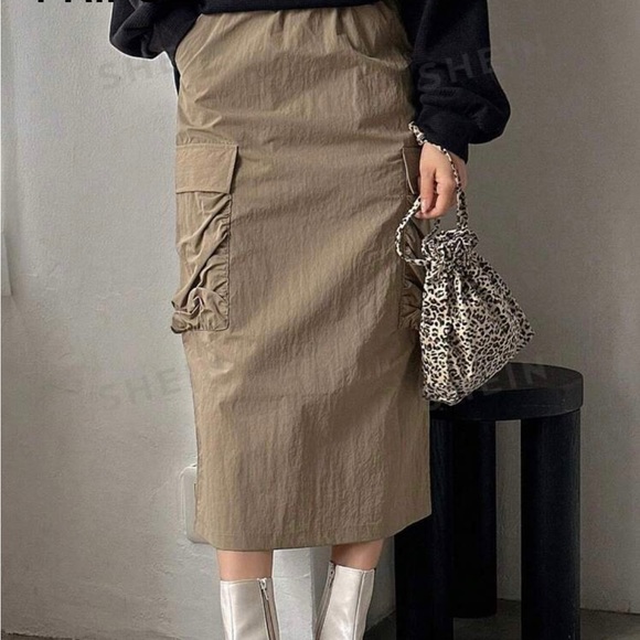 Womens Solid Color flap Pocket Casual skirt | Army skirt | S-M | Khaki | $20 - Picture 2 of 13